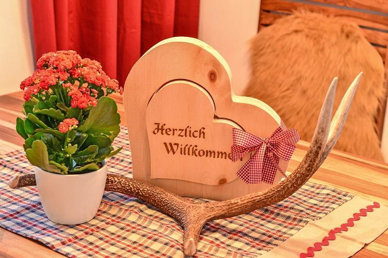 Sonn Alpin - Ferienwohnungen Grän Exterior foto